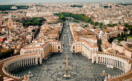 И в Ватикане неспокойно: что не так с коллекцией умершего папского каноника