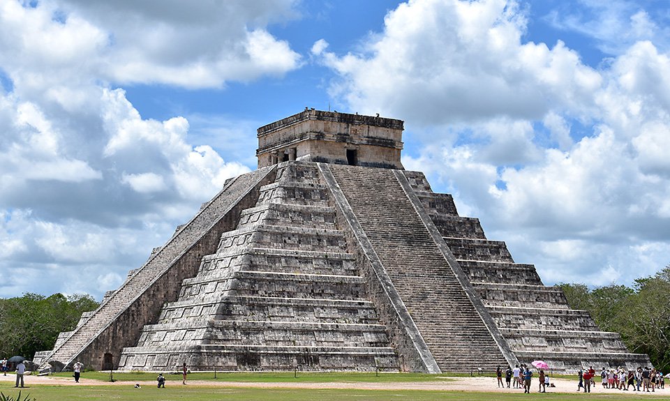 Главная достопримечательность Чичен-Ицы — древняя ступенчатая пирамида майя, известная среди мексиканцев как «Эль-кастильо», то есть «замок». Фото: Сhristina Abken