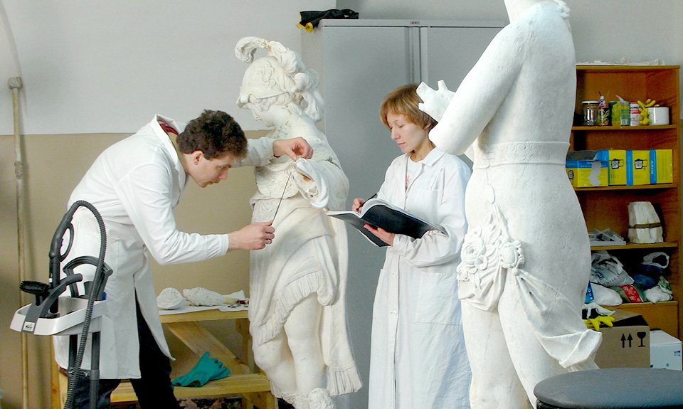 Реставрация статуй из Летнего сада. 2005. Фото: Государственный Русский музей