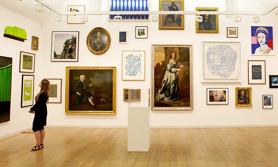 Работы из Правительственной коллекции произведений искусства (GAC) на временной выставке в галерее Уайтчепел. Фото: Tony Harris/Whitechapel Art Gallery
