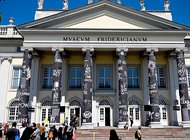 Выставку Documenta 15 обвинили в цензуре