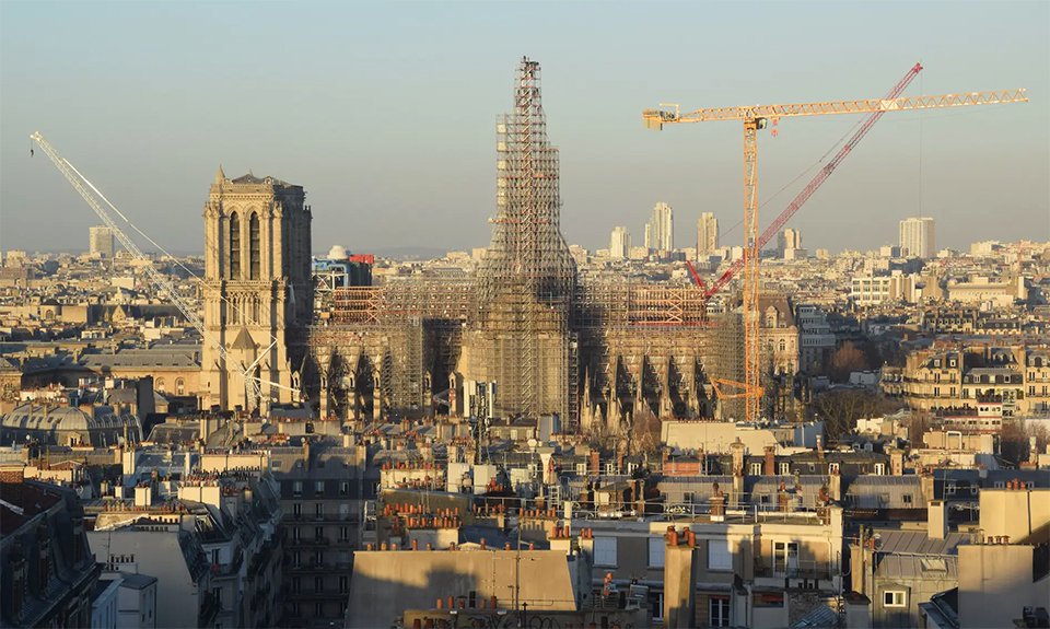 Завершается реставрация собора Парижской Богоматери, пострадавшего от пожара в 2019 году. Фото:  Rebâtir Notre-Dame de Paris