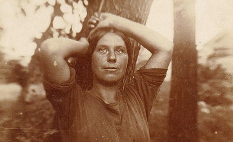 Всегда женское, но не всегда советское искусство