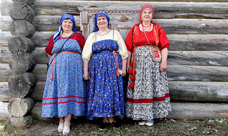 Жительницы деревни Ошевенский Погост в традиционных нарядах. Фото: Александр Коряков