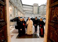 «Нам нужна новая красота»: папа римский открыл в Ватикане галерею современного искусства