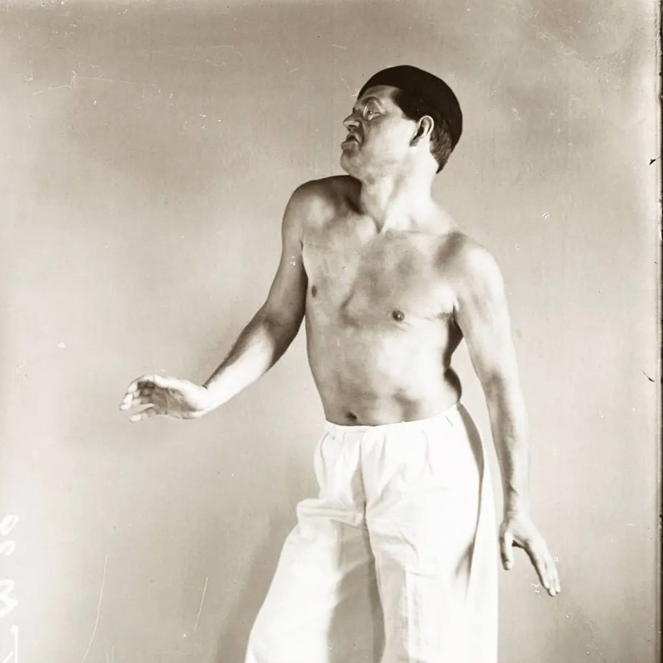 Август Зандер. Рауль Хаусман в образе танцовщика. 1939. Фрагмент. Фото: August Sander Archive