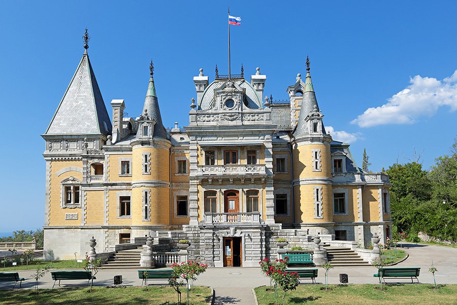 Массандровский дворец (Охотничий домик Александра III). Фото: Игорь Долгов / Фотобанк Лори
