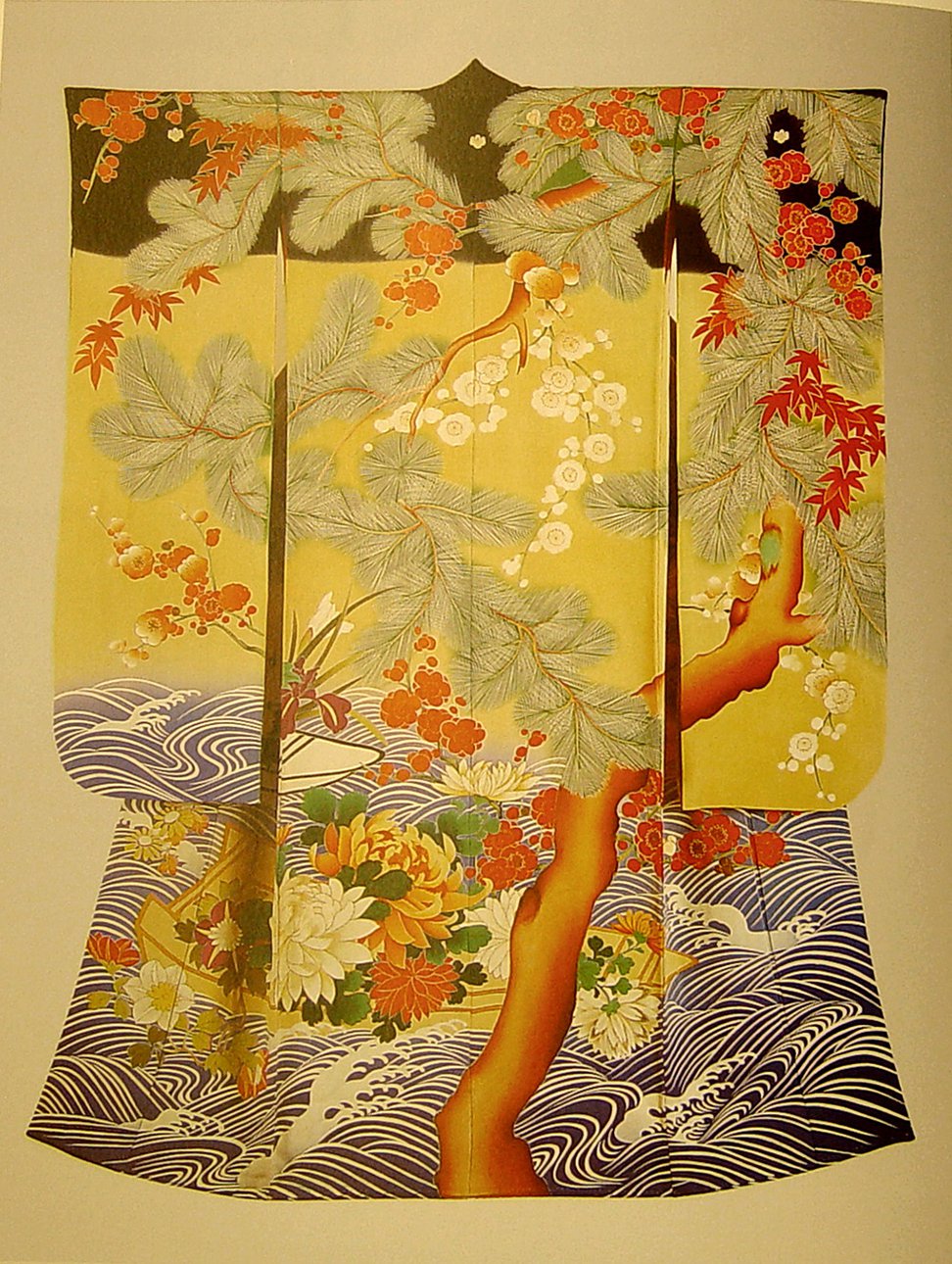 Кимоно для молодой женщины. Япония. 1910–1926. Шелковый креп, шелковые и металлические нити; ткачество, ручное крашение, вышивка © KFT