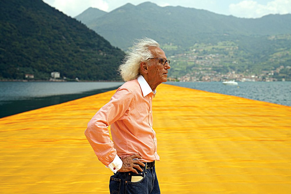 Христо на озере Изео. Проект «Плавучий пирс» (2014–2016). Фото: Christo et Jeanne-Claude