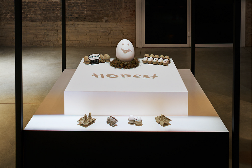 Проект Honest Еgg («Честное яйцо») – интеллектуальный пигмент, который при нанесении выступает простым и понятным индикатором истечения срока годности куриного яйца