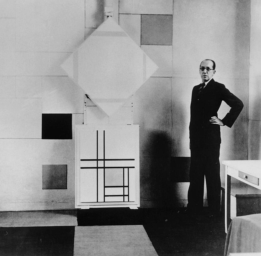 Пит Мондриан в парижской студии. 1933. Фото: Charles Karsten/Mondrian/Holtzman Trust