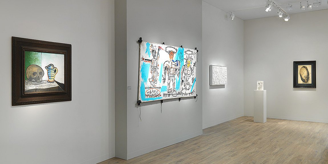 Стенд галереи Lévy Gorvy на ярмарке Art Basel — 2017 в Базеле. Слева направо: натюрморт Пабло Пикассо, Babyboom Жан-Мишеля Баскиа. Courtesy of Lévy Gorvy Gallery