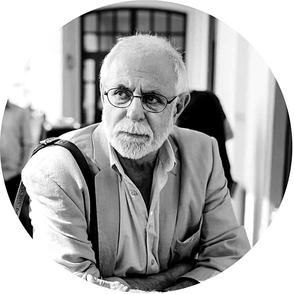 Андрей Сарабьянов — искусствовед, эксперт по живописи русского авангарда, научный редактор «Энциклопедии русского авангарда», автор книги «Неизвестный русский авангард в музеях и частных собраниях», куратор