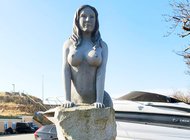 В Копенгагене выступают против неподобающего вида русалки