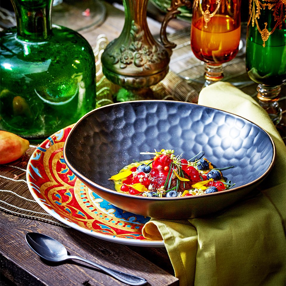 Бразильский пряный шоколадный пудинг с ягодами асаи.  Фото: SmiLe Event Catering