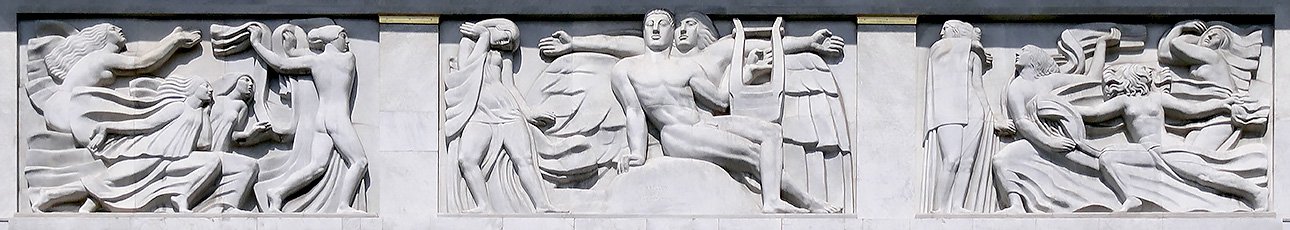 Скульптурные рельефы Антуана Бурделя для Театра Елисейских Полей (1910–1913) — одно из первых произведений искусства в духе будущего ар-деко. Фото:  Antoine Bourdelle/Théâtre des Champs Elysées, Paris