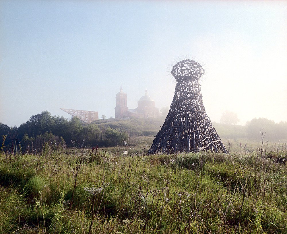 Никола-Ленивец. Николай Полисский. «Маяк. 200». Фото: Арт-парк Никола-Ленивец