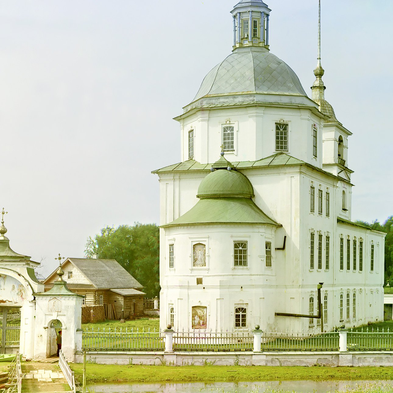 Сергей Прокудин-Горский. Церковь во имя Рождества Христова в Крохине. 1909.  Фото: Legacy of S. M. Prokudin-Gorsky