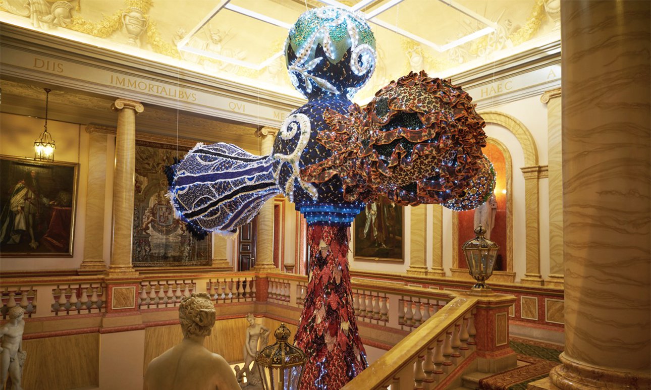 Выставка «Flamboyant. Жоана Вашконселуш» во дворце Лирия. Фото: Juan Rayos / Fundación Casa de Alba