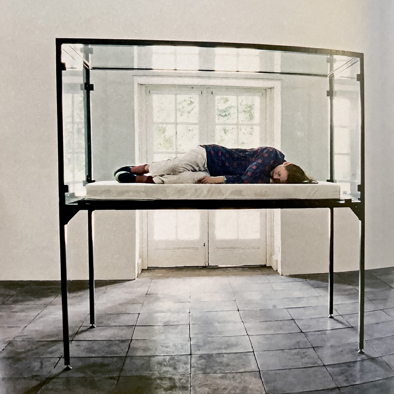 Корнелия Паркер. The Maybe. 1995.  Фото: Serpentine Gallery