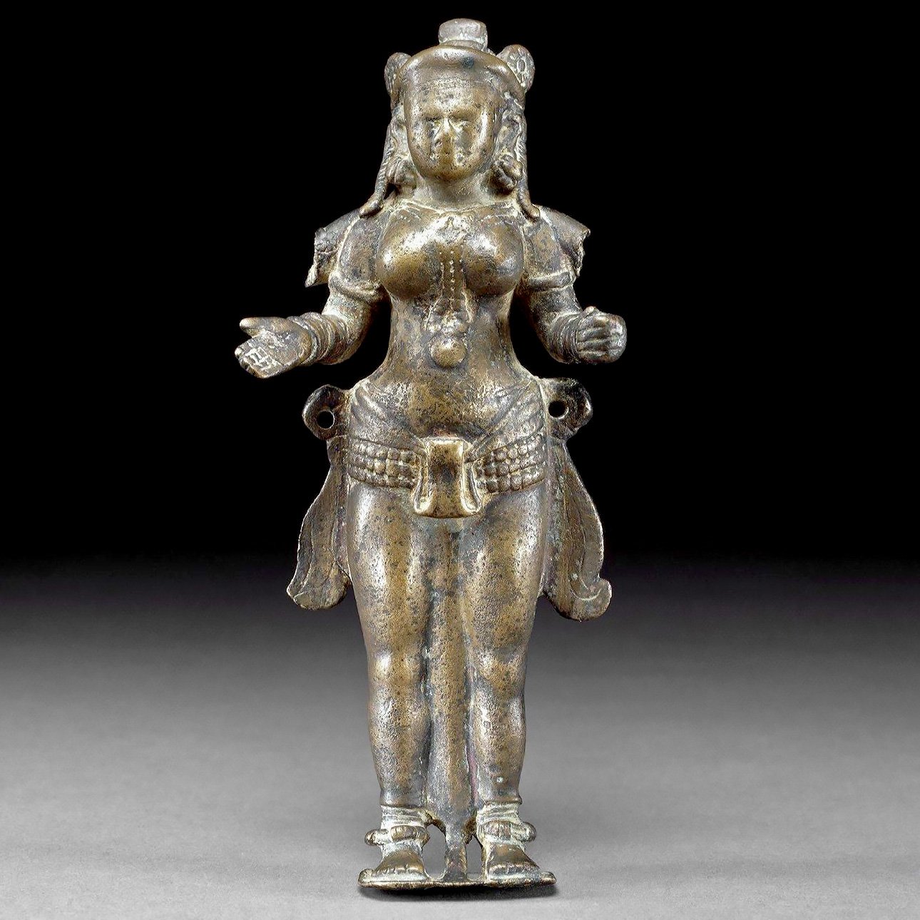Богиня. Статуэтка из медного сплава. I век н.э. Фото: British museum