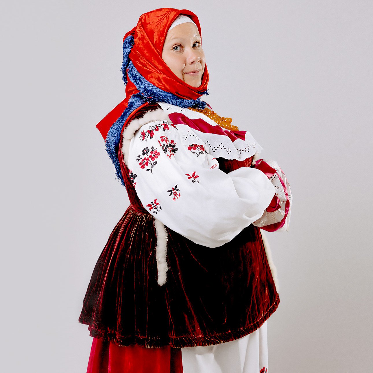 Праздничный женский костюм. Село Борец Сапожковского уезда Рязанской губернии  Конец XIX — начало XX вв.  Фото: Олеся Лось, Эрнест Заведеев