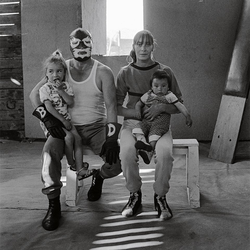 Пас Эррасурис. «Черный демон». Из серии «Бойцы на ринге». 2000-2004  Фото: Paz Errázuriz/Colecciones Fundación MAPFRE