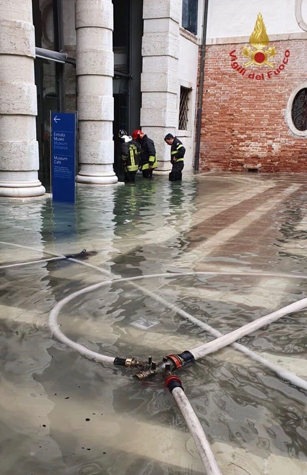 Международная галерея современного искусства в Ка’Пезаро пока закрыта для посетителей. Фото: Corpo Nazionale dei Vigili del Fuoco