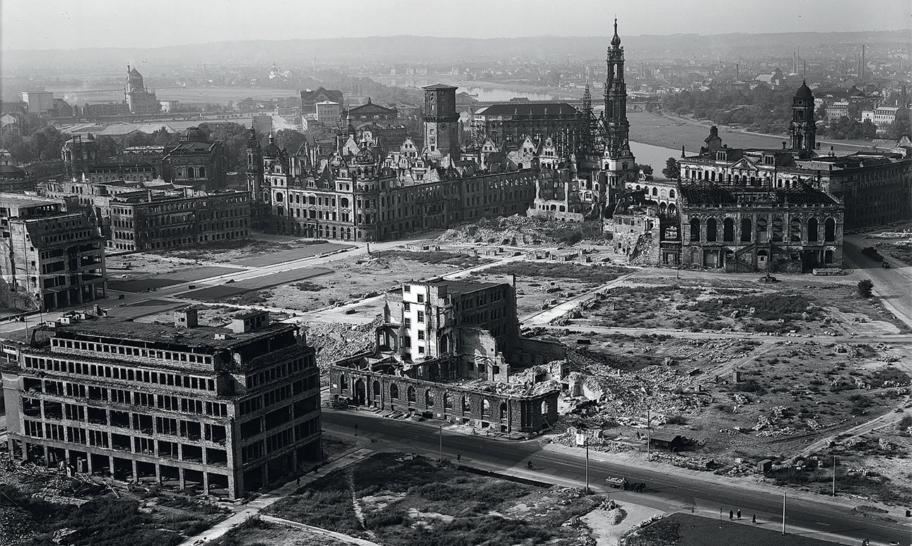 Вид на Королевский дворец в Дрездене. 1952. Фото: Landesbildstelle Sachsen/Deutsche Fotothek