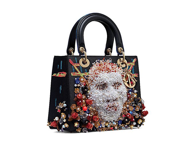 Сумка Dior, созданная в коллаборации с художником Ати-Патрой Руга в рамках проекта Dior Lady Art #4