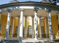 Ампирные фасады дворца Дурасова в Москве вновь обрели свежесть