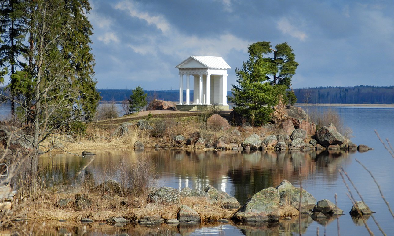 Храм Нептуна.  Фото: Парк Монрепо