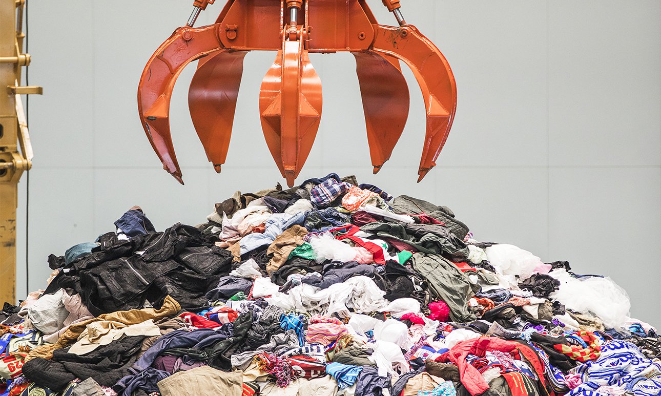 Кристиан Болтански. Personnes (Люди/Никто). 2010. Инсталляция на выставке «Память данных». 2018. Power Station of Art, Шанхай. Фото: Цзян Вэньи/Кристиан Болтански / ADAGP, Paris, 2021 / Power Station of Art, Шанхай