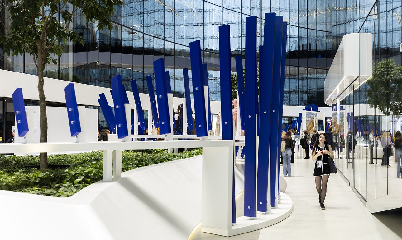 Инсталляция «Путь шедевра» в Лахта Центре.  Фото: проект ПАО «Газпром» «Друзья Петербурга»