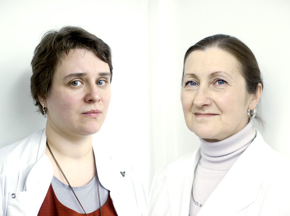 Анна Мамонова и Юлия Матвеева, реставраторы высшей категории. Фото: Лена Авдеева