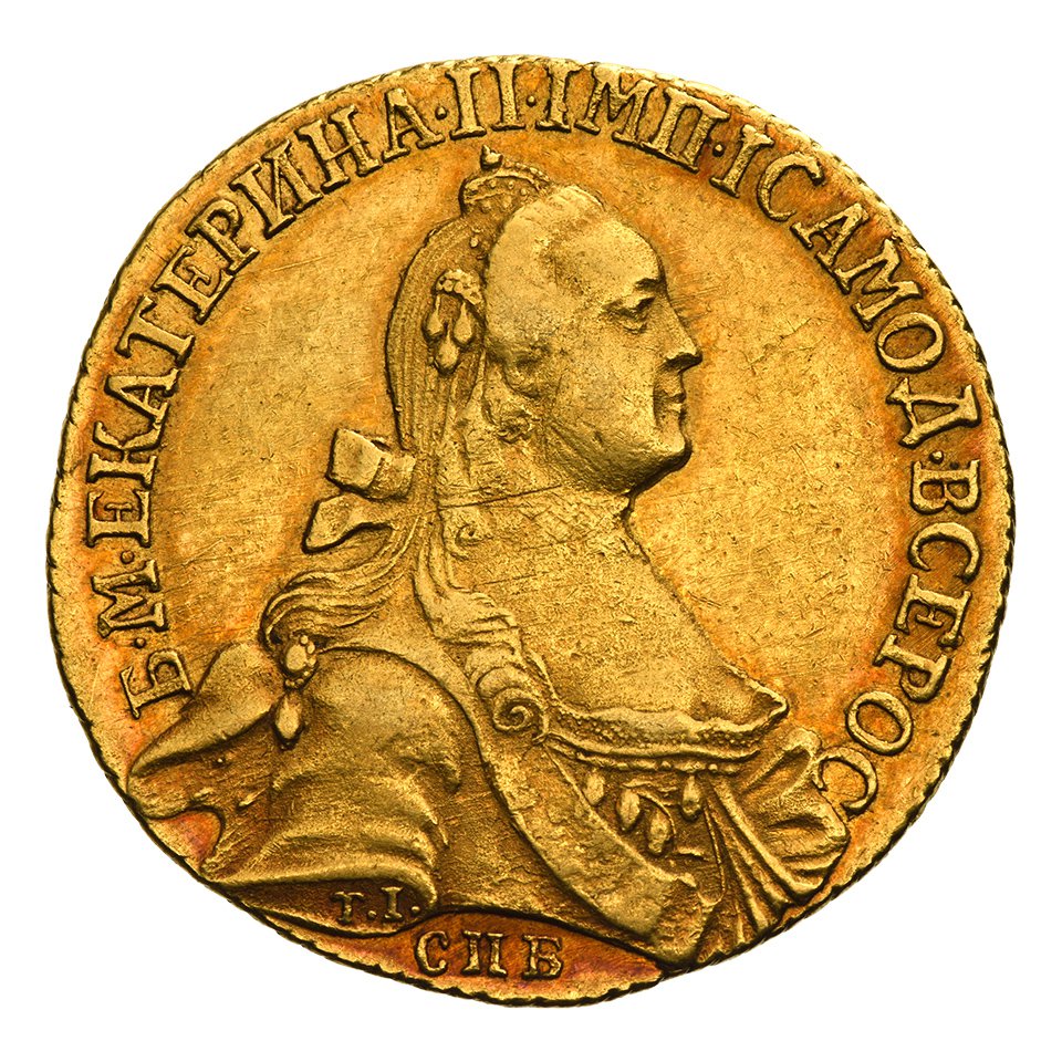 В юбилейный год коллекция музея пополнилась редчайшим экспонатом — десятирублевой золотой монетой 1765 года. Один из нескольких экземпляров, сохранившихся в мире, недавно был возвращен в Россию.  Фото: Музей Международного нумизматического клуба