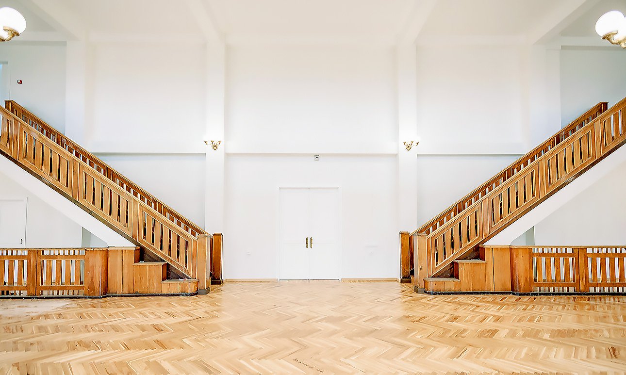 Самым трудозатратным и одновременно эффектным объектом реставрации стал парадный двухуровневый зал.  Фото: Музей истории Екатеринбурга