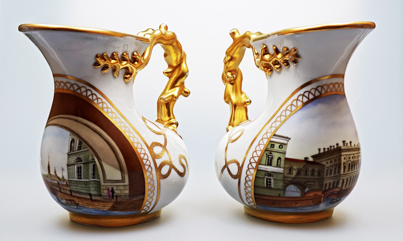 «Дуэт времен». Кувшины парные золоченые с изображением видов Санкт-Петербурга. Завод Братьев Корниловых. 1861-1884. Фото: Российский Антикварный Салон