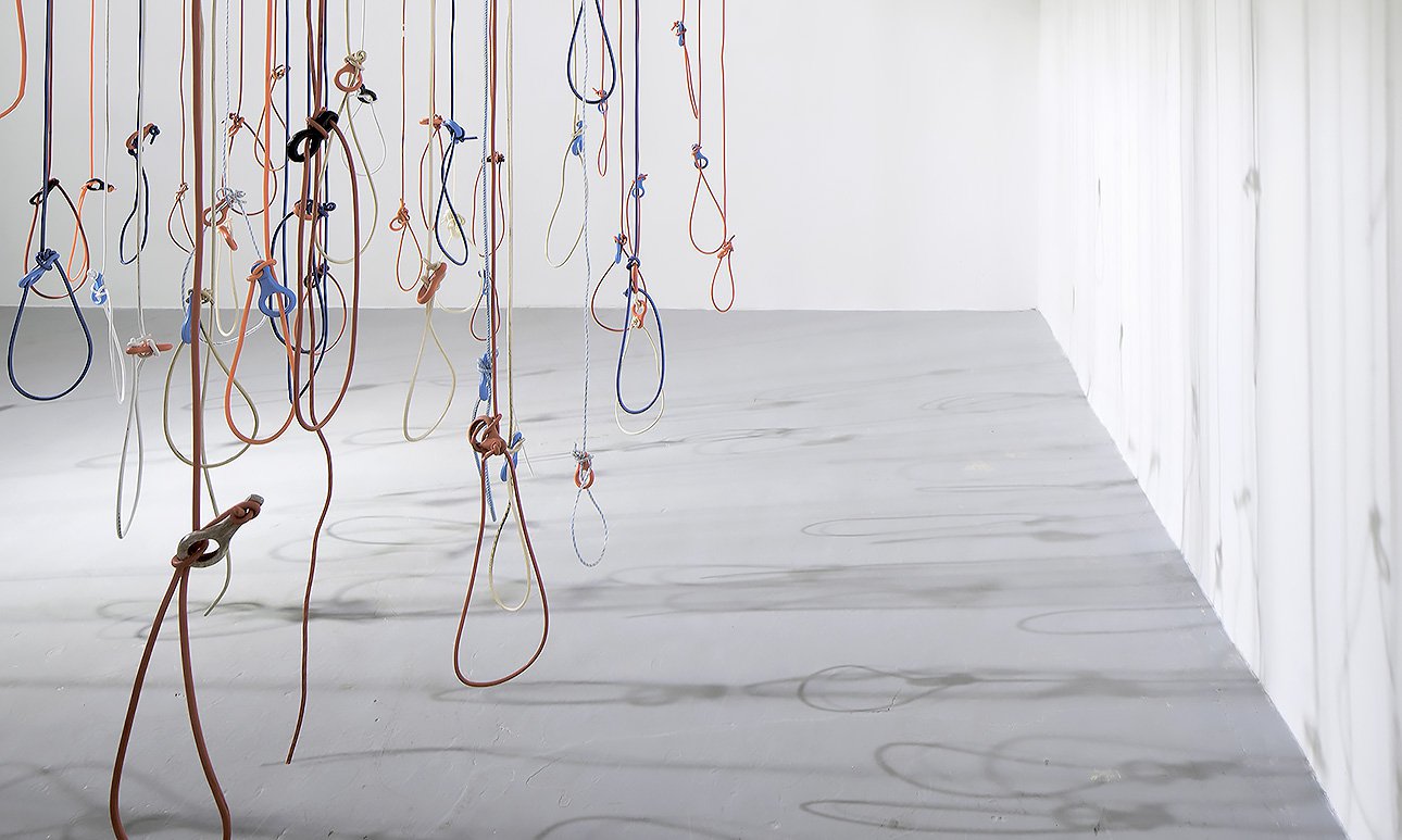 Марет Анне Сара. Инсталляция Gielstuvvon в Международном центре современного искусства MeetFactory. Прага, 2018. Фото: Sonal Bakrania/Tate Modern