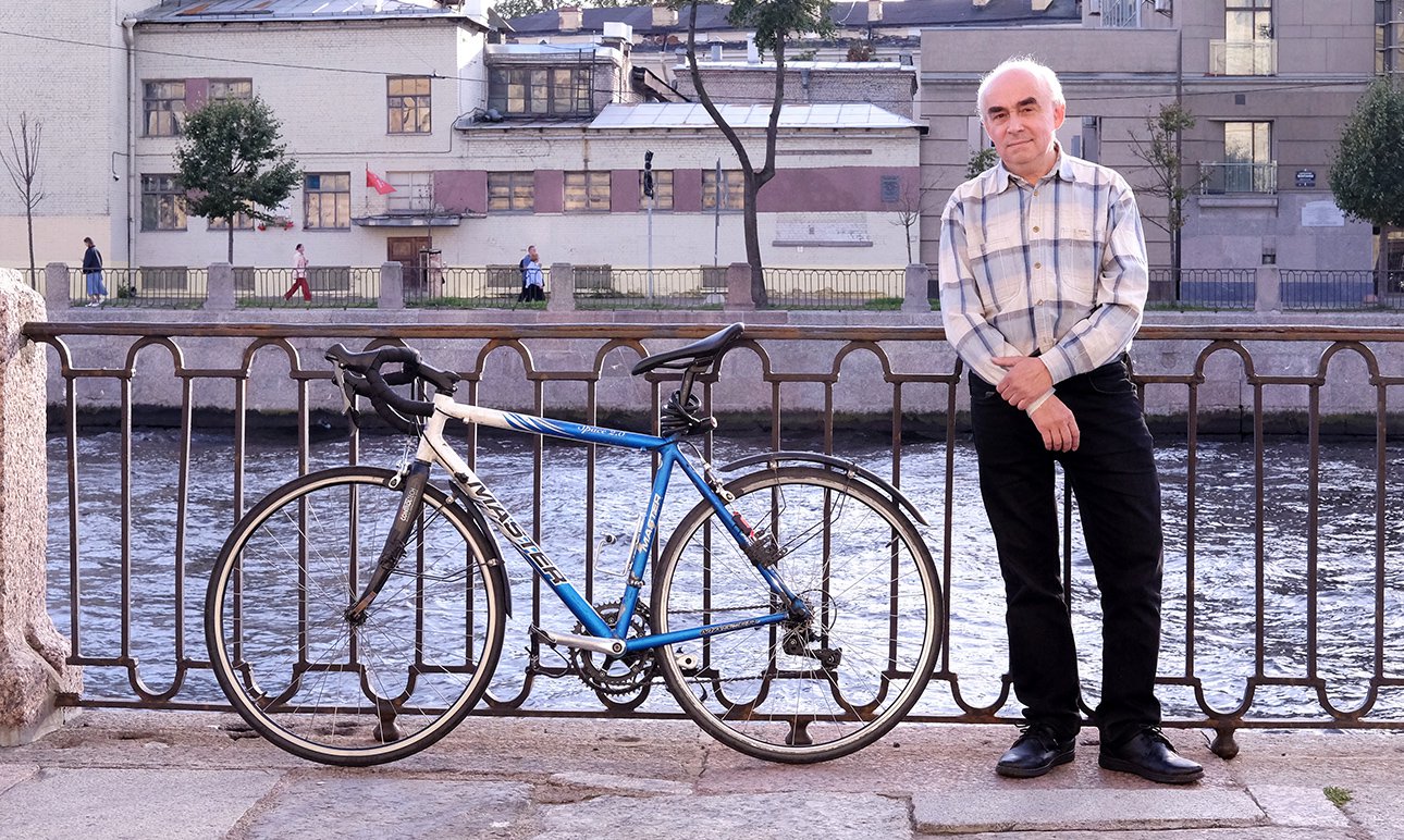 Коллекционер Юрий Кунин.  Фото: KGallery