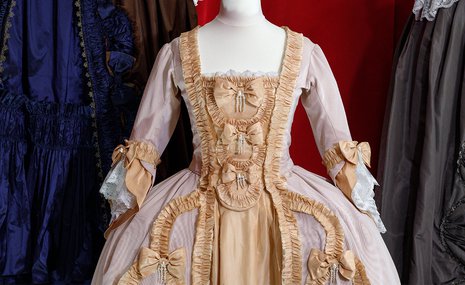 Гардероб Екатерины Великой показали в Белграде