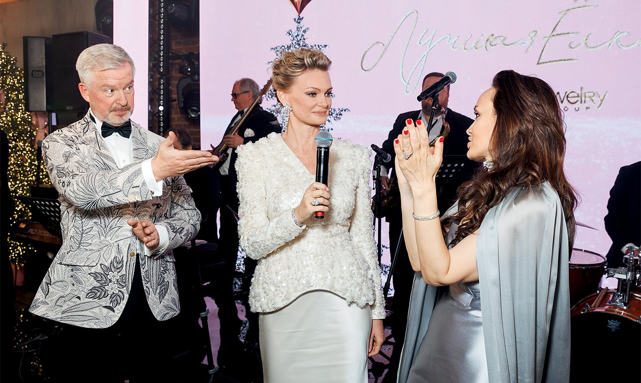 Первый благотвори­ тельный аукцион «Лучшая Ёлка 7.12» собрал в пользу Центра развития инновационной хирургии 120 млн рублей. Фото: Soho Jewelry Group