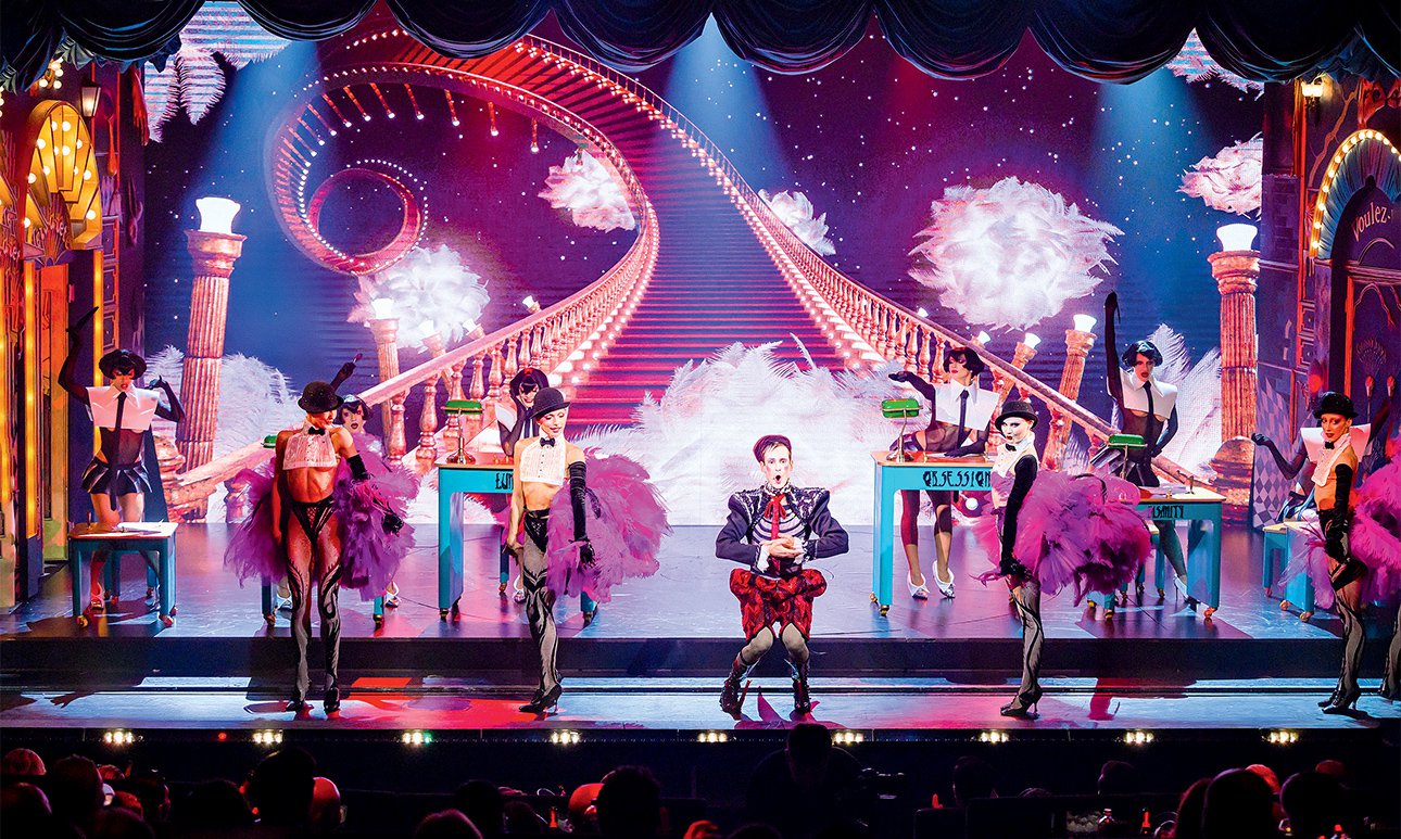 Сцена из нового шоу Abracadabra театра CRAVE.  Фото: CRAVE