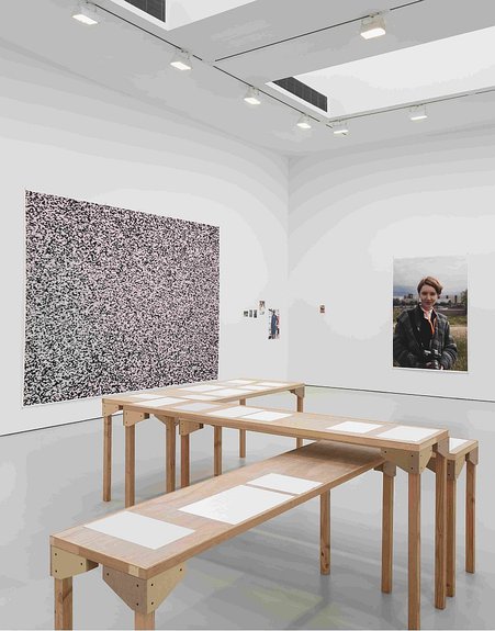Вольфганг Тильманс. New York Installation PCR, 525. 2015. Галерея David Zwirner / Art Basel