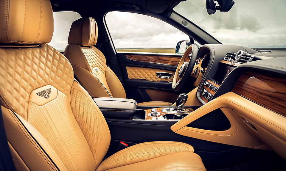 Интерьер нового Bentley Bentayga. Фото: Bentley