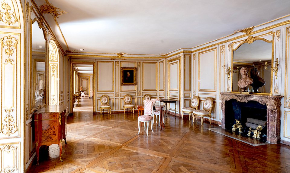 Покои мадам Дюбарри до реставрации. Фото: D. Saulnier/Palace of Versailles