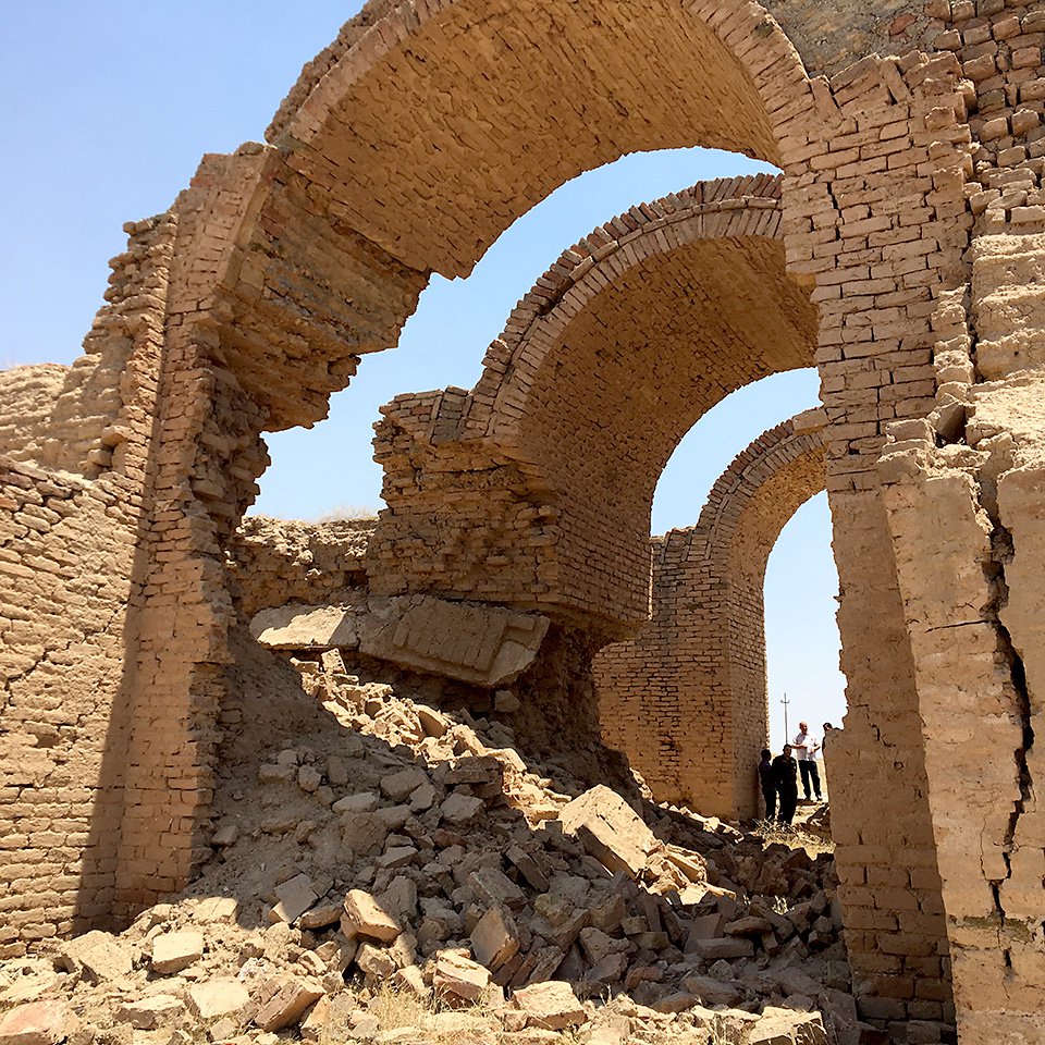 Три арки древних ворот Табира недавно удалось стабилизировать, предотвратив их окончательное обрушение. Фото: AUIS Center for Archaeology and Cultural Heritage