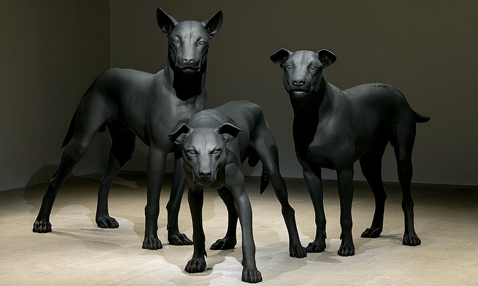 Рон Мьюек. Без названия (Три собаки). 2023. Фото: Fondation Cartier