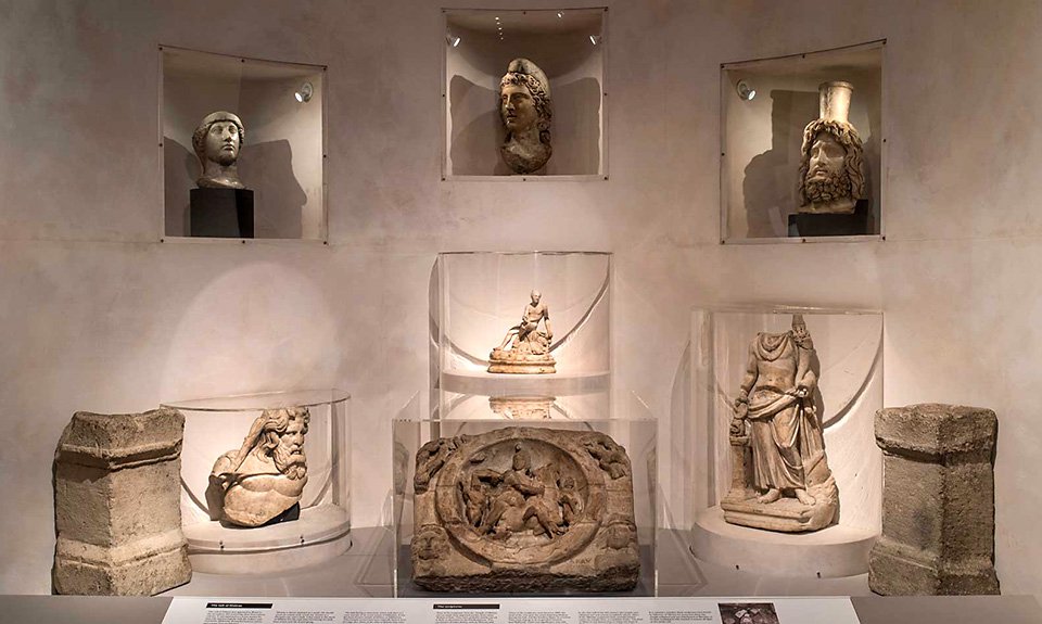 Экспозиция, посвященная храму Митры в Музее Лондона. Фото: Museum of London