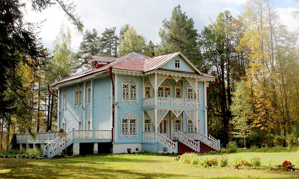Легендарный «Голубой дом», возведенный Марией Шателен, дочерью Александра Островского, в 1903 году по ее собственному проекту. Фото: Музей-заповедник «Щелыково»